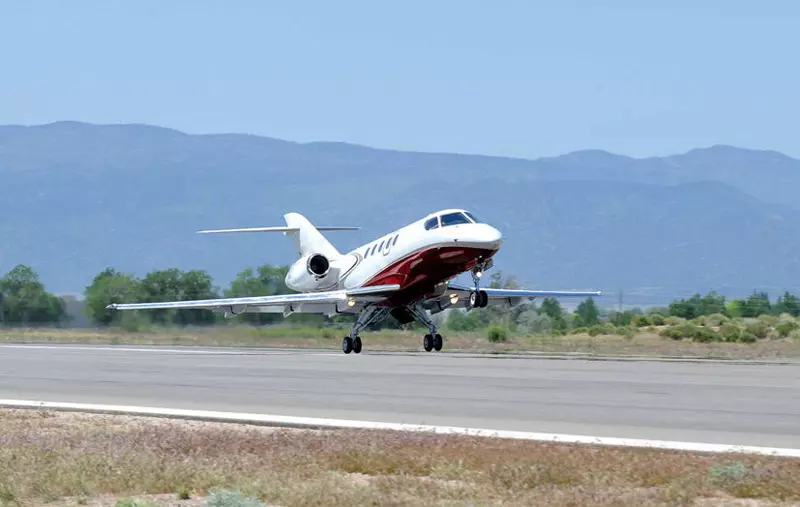 Самолёт SyberJet SJ30-2