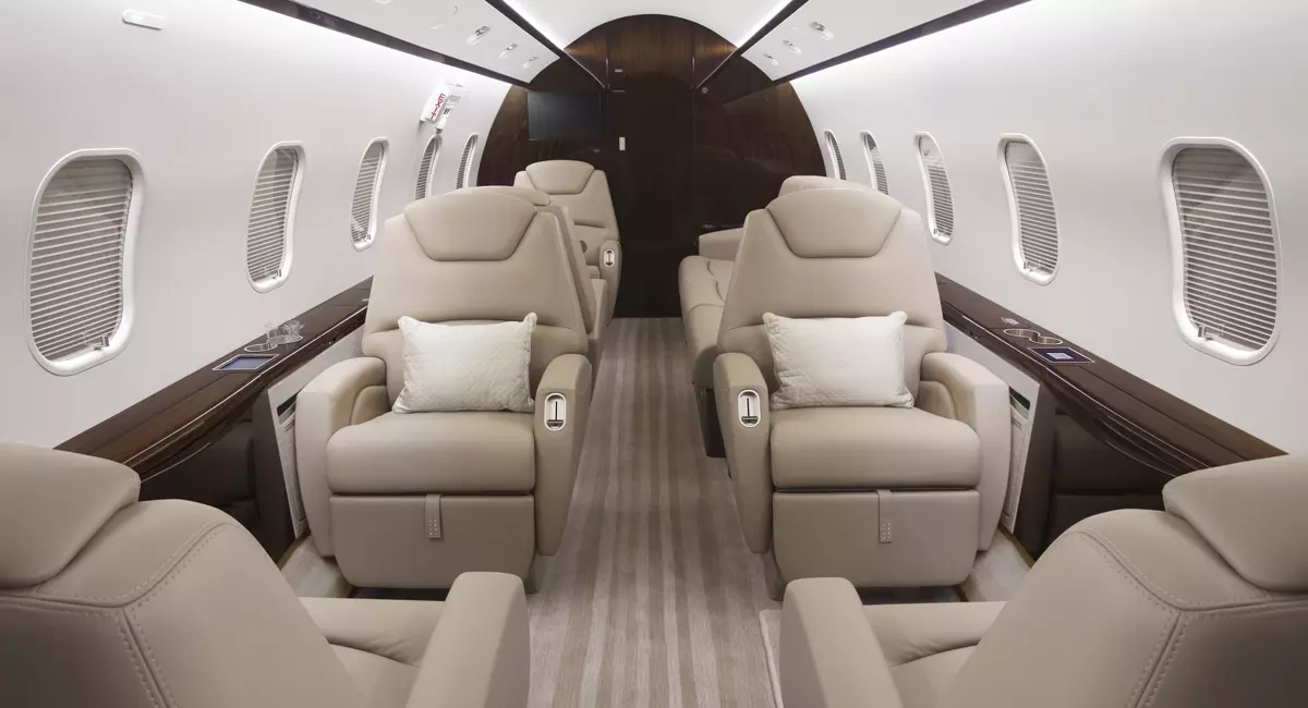 Самолёт Bombardier Challenger 300