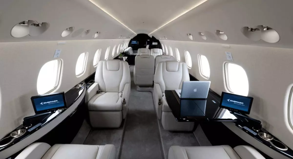 Самолёт Embraer Legacy 650