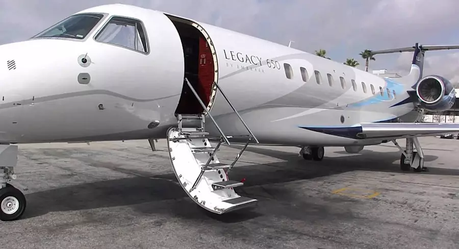 Самолёт Embraer Legacy 650